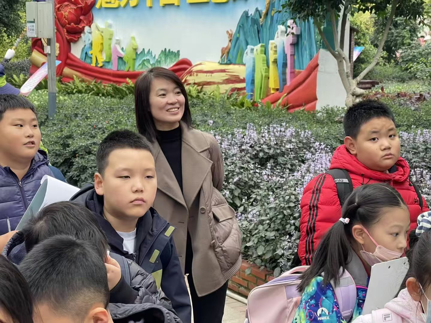 历程一：走进人参研学基地（识参 · 采参 · 第一课）